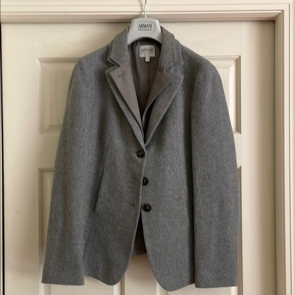 LAST CHANCE Armani Collezioni Gray Herringbone Blazer Jacket Soft Sz 8 Worn Once